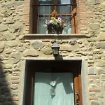 Lägenhet La Tana Nel Castelvecchio Giampierone